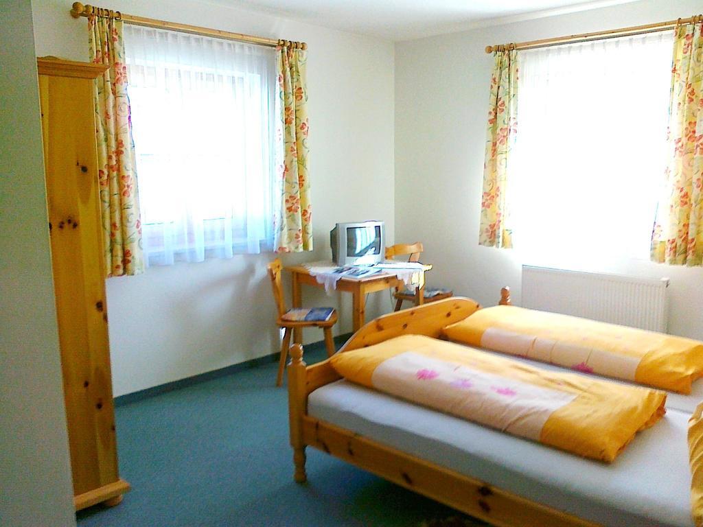 Villa Libiseller Anita Biobauernhof UNTERHUB Taxenbach Zimmer foto